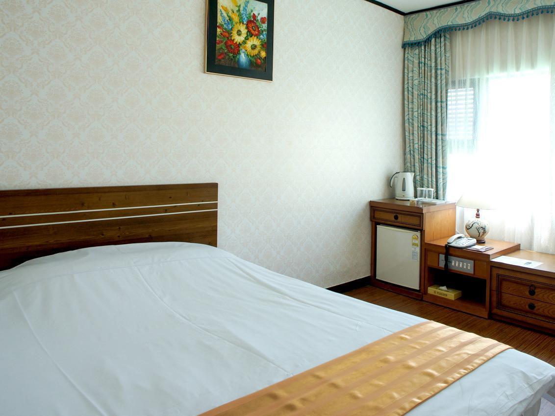 Benikea Hotel Marina Jeju Exteriör bild